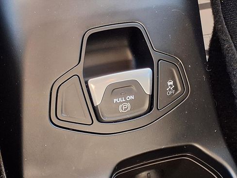 Used 2021 Jeep Renegade Latitude image 9