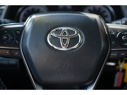 Used 2024 Toyota Camry SE FWD image 5