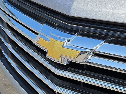 Used 2024 Chevrolet Equinox Premier FWD image 37