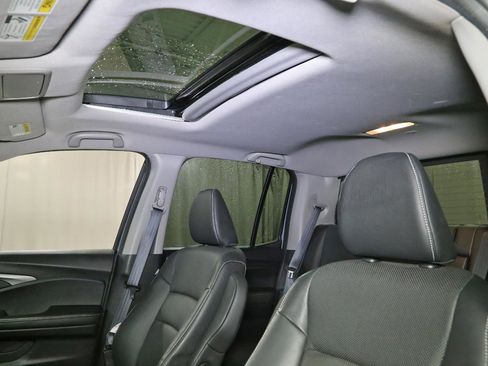 Certified 2023 Honda Ridgeline RTL image 3