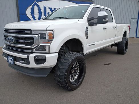Used 2021 Ford F350 Platinum image 4