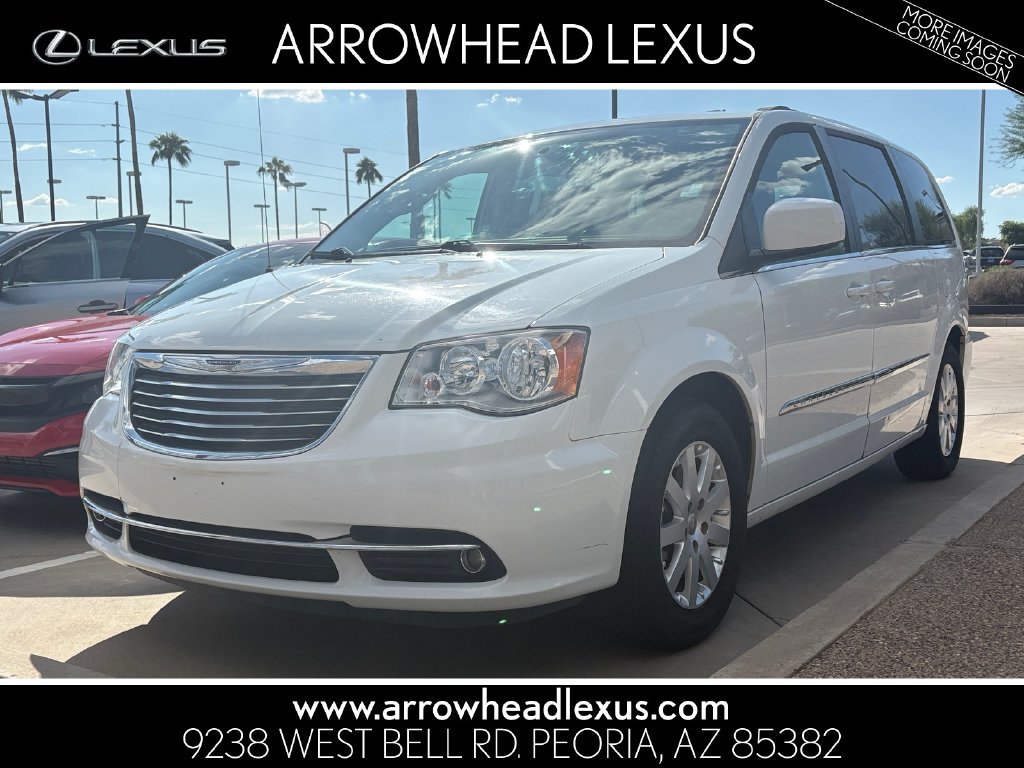 Used 2016 Chrysler Town & Country Touring FWD image 1