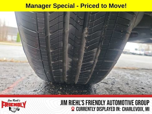 Used 2018 Land Rover Discovery SE image 27