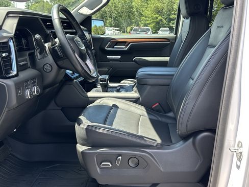 Used 2023 GMC Sierra 1500 Denali w/ Denali Reserve Package AWD/4WD image 9