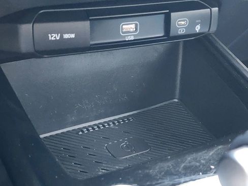 Used 2023 Kia Niro EX Touring image 23