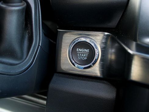 Used 2024 Ford F250 Lariat w/ Black Appearance Package image 18