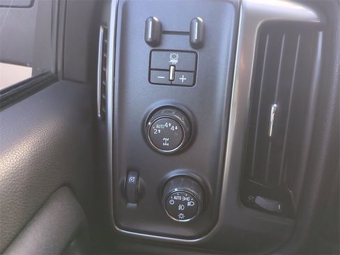 Used 2018 Chevrolet Silverado 1500 LT w/ All Star Edition image 13