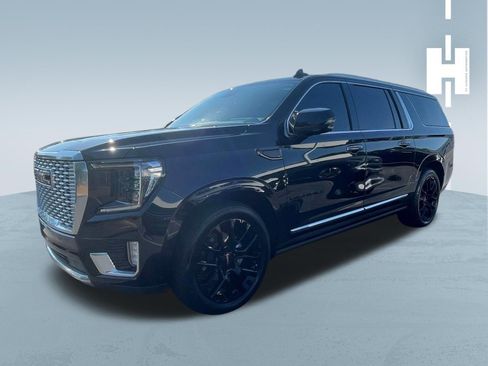 Used 2024 GMC Yukon XL Denali w/ Denali Reserve Package AWD/4WD image 3
