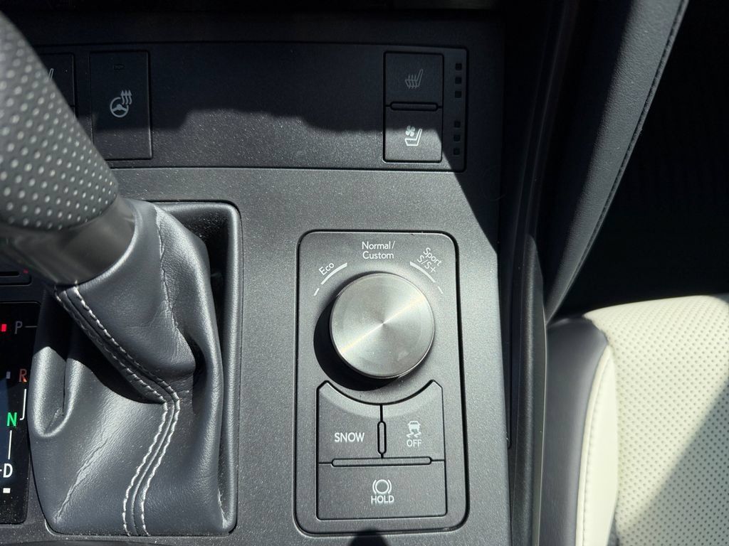 Used 2023 Lexus IS 500 RWD image 22