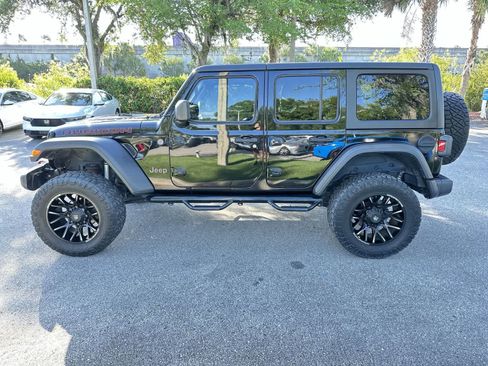 Used 2018 Jeep Wrangler Unlimited Rubicon AWD/4WD image 3