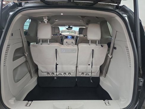Used 2018 Chrysler Pacifica Touring-L Plus w/ Advanced Safetytec Group FWD image 6