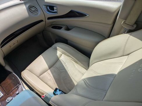 Used 2013 INFINITI JX35 AWD w/ Premium Pkg image 19