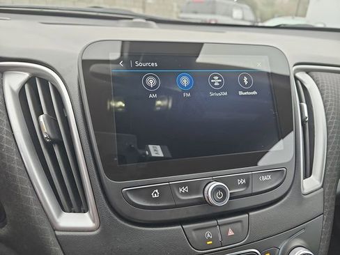 Used 2025 Chevrolet Malibu LT image 23