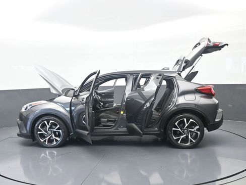 Used 2019 Toyota C-HR XLE FWD image 64