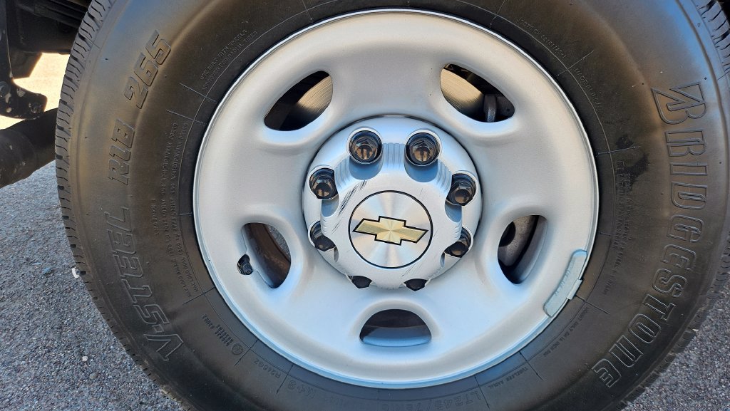 Used 2025 Chevrolet Express 2500 Extended w/ Driver Convenience Package RWD image 12