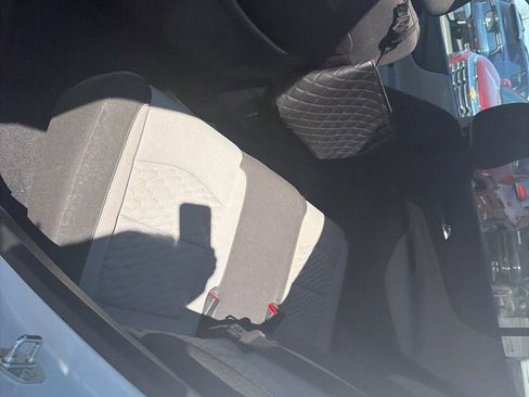 Used 2020 Chevrolet Equinox LS w/ LS Convenience Package image 6