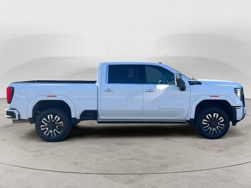 Used 2024 GMC Sierra 3500 Denali Ultimate AWD/4WD image 4