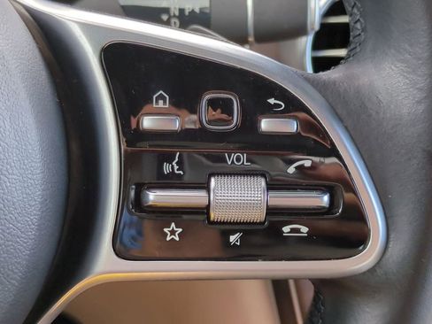 Used 2021 Mercedes-Benz GLC 300 image 26