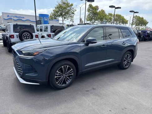Used 2025 Toyota Grand Highlander AWD Hybrid image 28