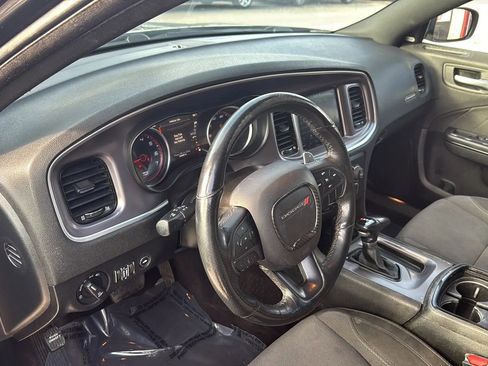 Used 2019 Dodge Charger SXT w/ Blacktop Package image 15