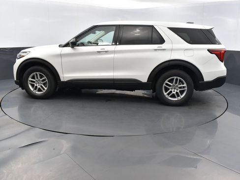 New 2026 Ford Explorer Active image 2