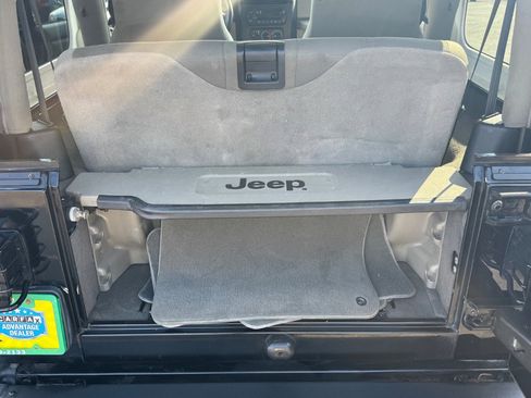 Used 2004 Jeep Wrangler Sahara w/ Dual Top Group AWD/4WD image 16