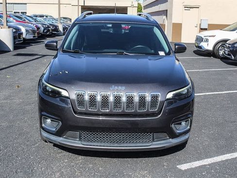 Used 2019 Jeep Cherokee Limited image 2