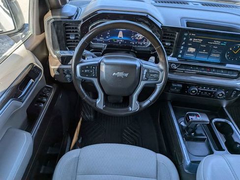 Used 2024 Chevrolet Silverado 1500 LT Trail Boss w/ Convenience Package II AWD/4WD image 15