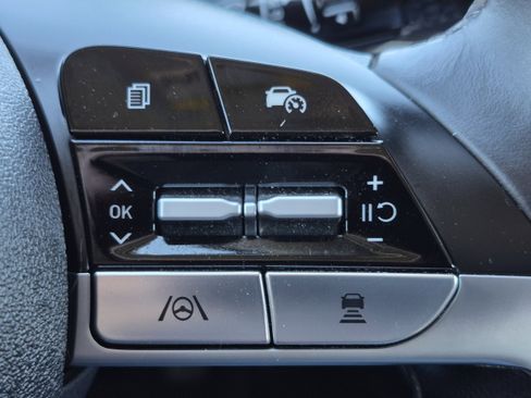 Certified 2025 Hyundai Elantra Limited image 20