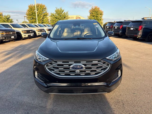 Used 2019 Ford Edge Titanium w/ Equipment Group 301A FWD image 2