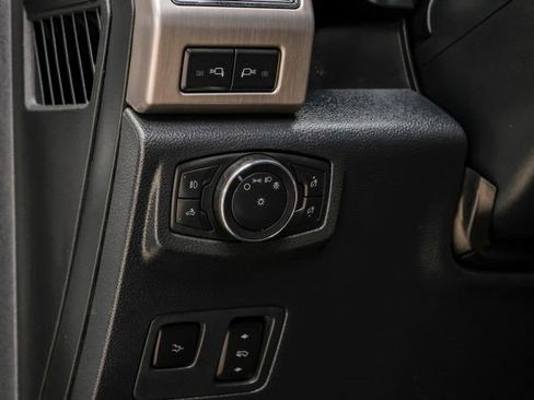 Used 2022 Ford F250 Platinum w/ FX4 Off-Road Package image 28