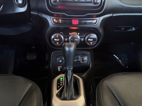 Used 2016 Jeep Renegade Limited AWD/4WD image 18