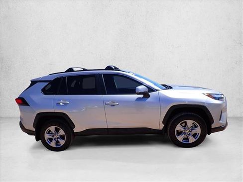 Used 2025 Toyota RAV4 XLE AWD/4WD image 5