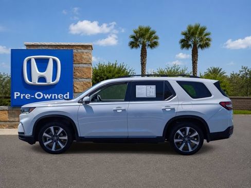 Certified 2025 Honda Pilot Touring image 3