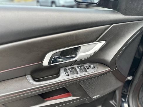 Used 2011 GMC Terrain SLT FWD image 12