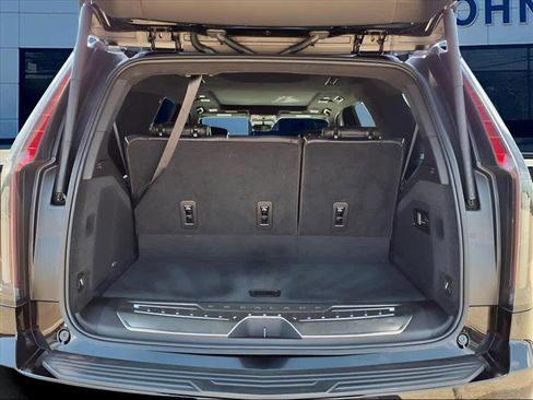 Used 2021 Cadillac Escalade Sport Platinum image 14