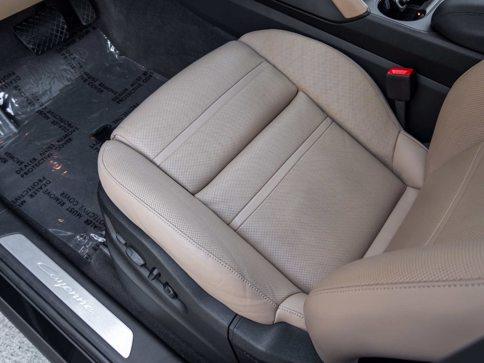 Certified 2026 Porsche Cayenne Coupe AWD/4WD image 26