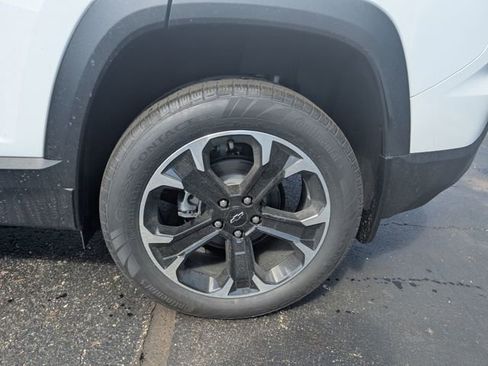 New 2026 Chevrolet Equinox LT w/ Convenience Package II image 24