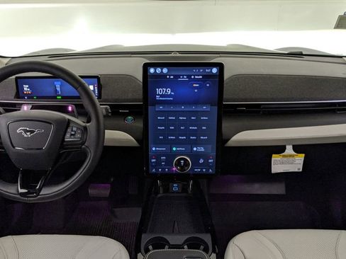 New 2023 Ford Mustang Mach-E Premium image 25