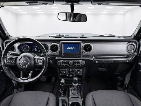 Used 2023 Jeep Wrangler Unlimited w/ Cold Weather Group AWD/4WD image 18