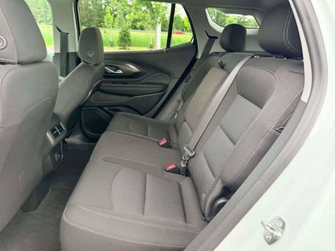 Used 2024 GMC Terrain SLE FWD image 13