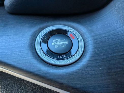 New 2025 Jeep Grand Cherokee Limited w/ Black Appearance Package image 19