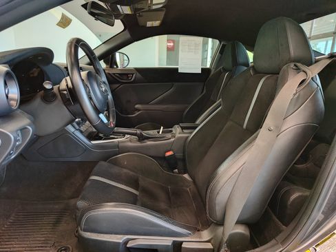Used 2022 Toyota GR86 Premium w/ ALL Weather Mat Package (TMS) RWD image 9