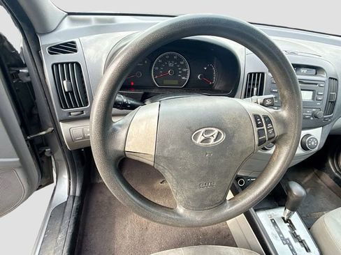 Used 2010 Hyundai Elantra GLS image 12