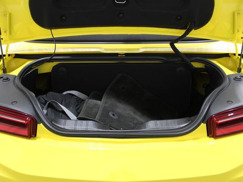Used 2017 Chevrolet Camaro SS RWD image 16
