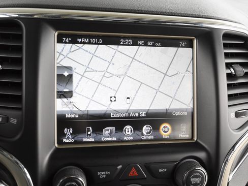 Used 2017 Jeep Grand Cherokee Overland w/ Jeep Active Safety Group image 25