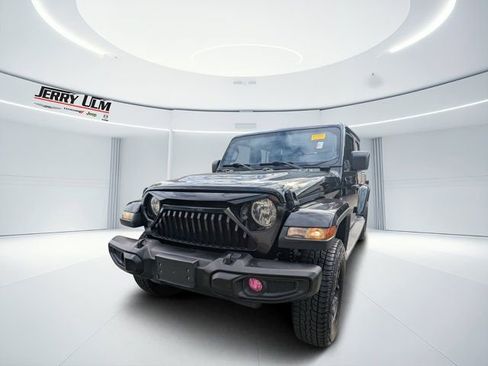 Used 2021 Jeep Gladiator Sport AWD/4WD image 6