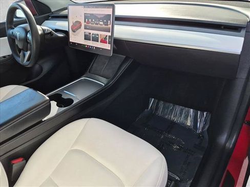 Used 2022 Tesla Model Y Long Range AWD/4WD image 26