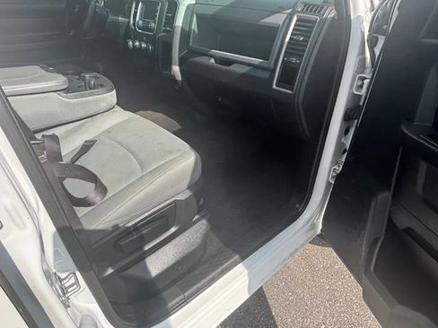 Used 2017 RAM 1500 Express RWD image 11