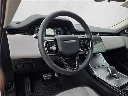 Used 2024 Land Rover Range Rover Evoque Dynamic SE image 10